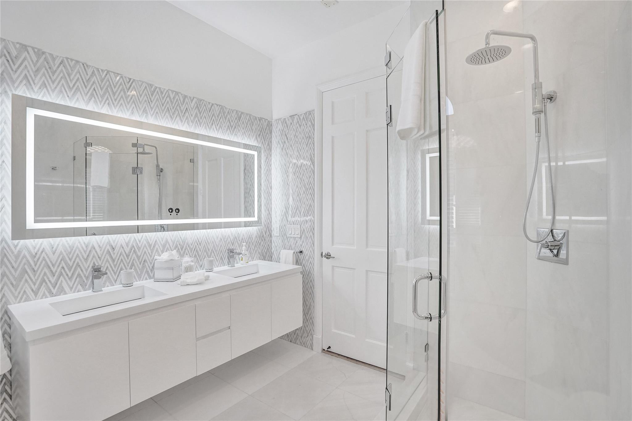 2584 SE 12th St Pompano Beach, FL 33062