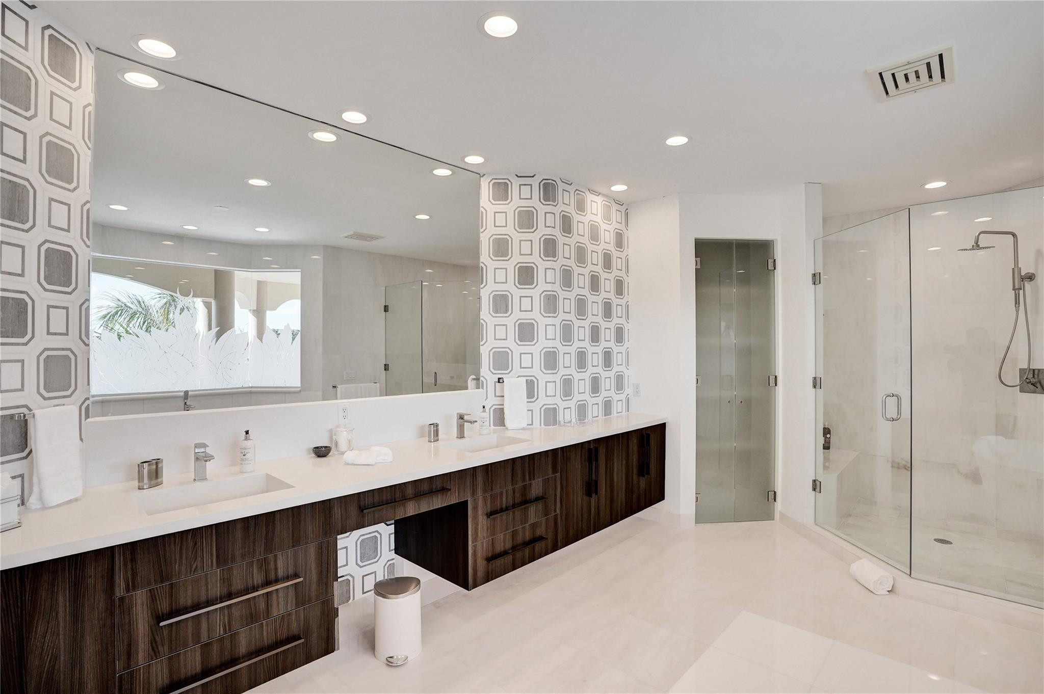 2584 SE 12th St Pompano Beach, FL 33062