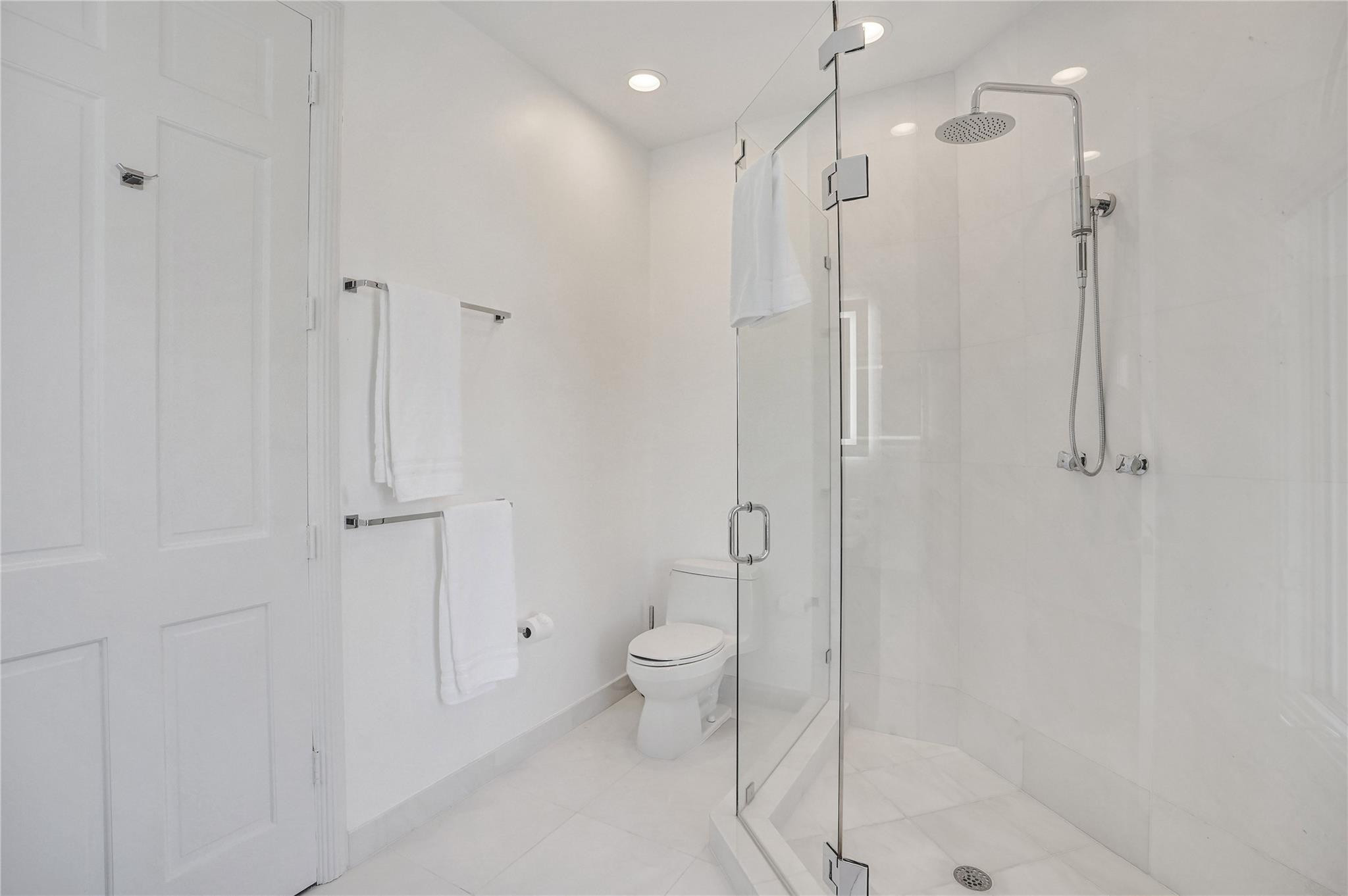 2584 SE 12th St Pompano Beach, FL 33062