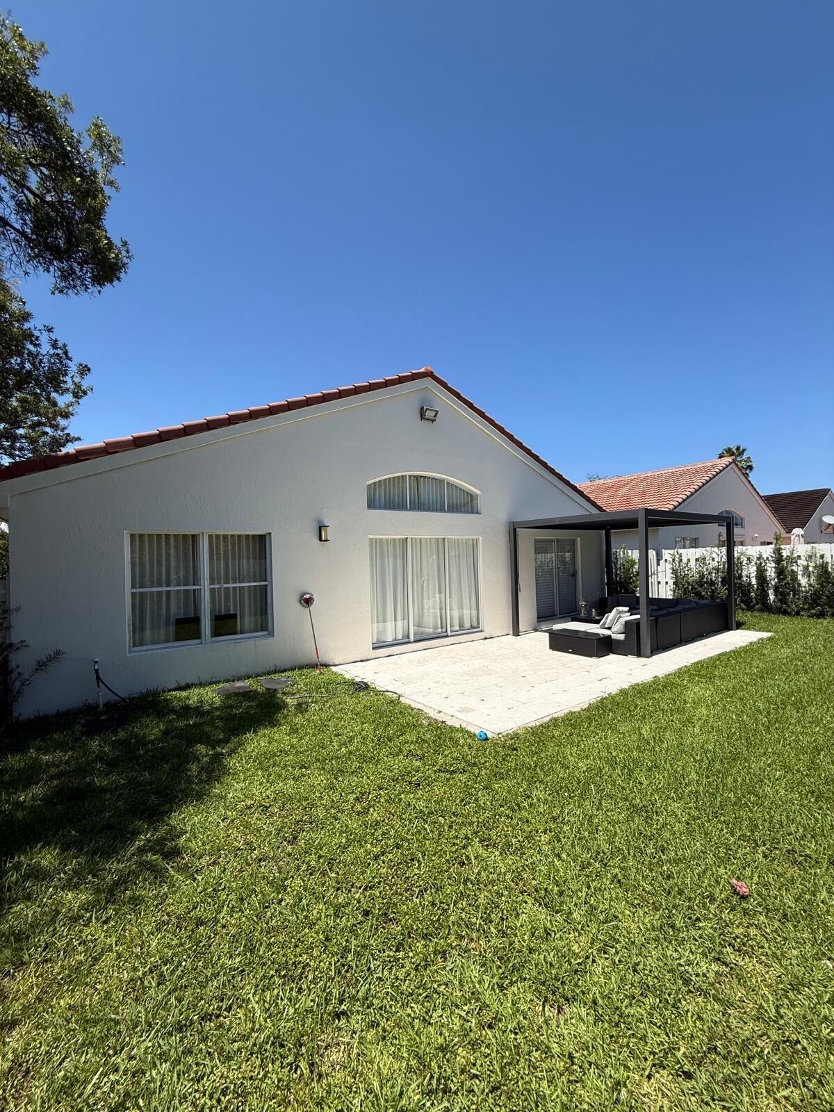 3380 SW 50th St Hollywood, FL 33312