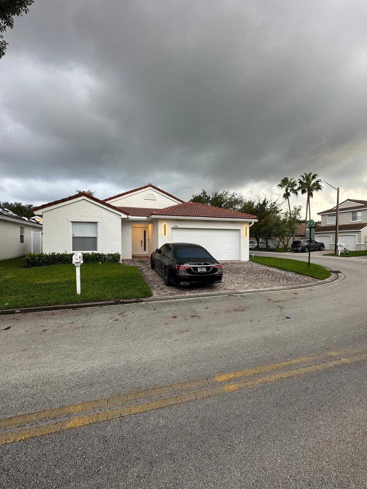 3380 SW 50th St Hollywood, FL 33312