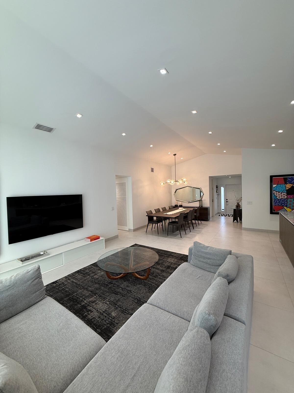 3380 SW 50th St Hollywood, FL 33312