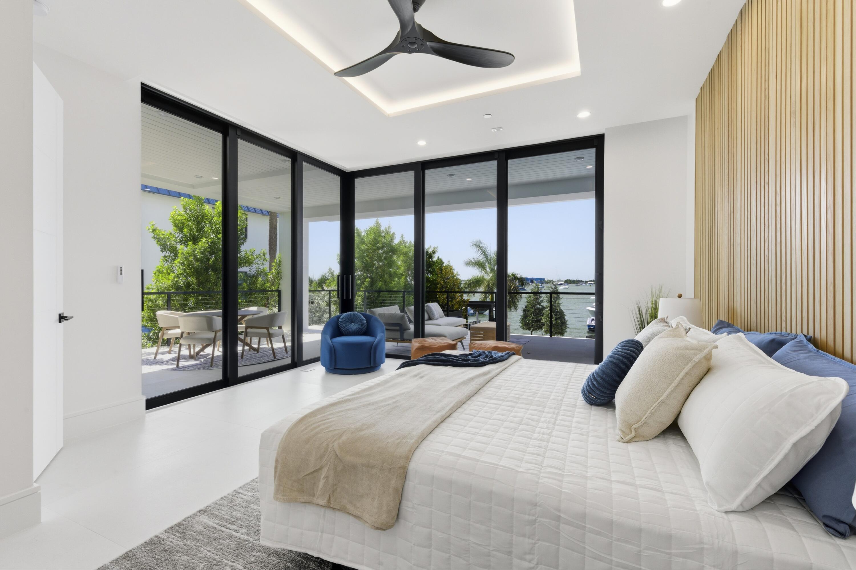 2323 Lk Dr #201 Singer Island, FL 33404