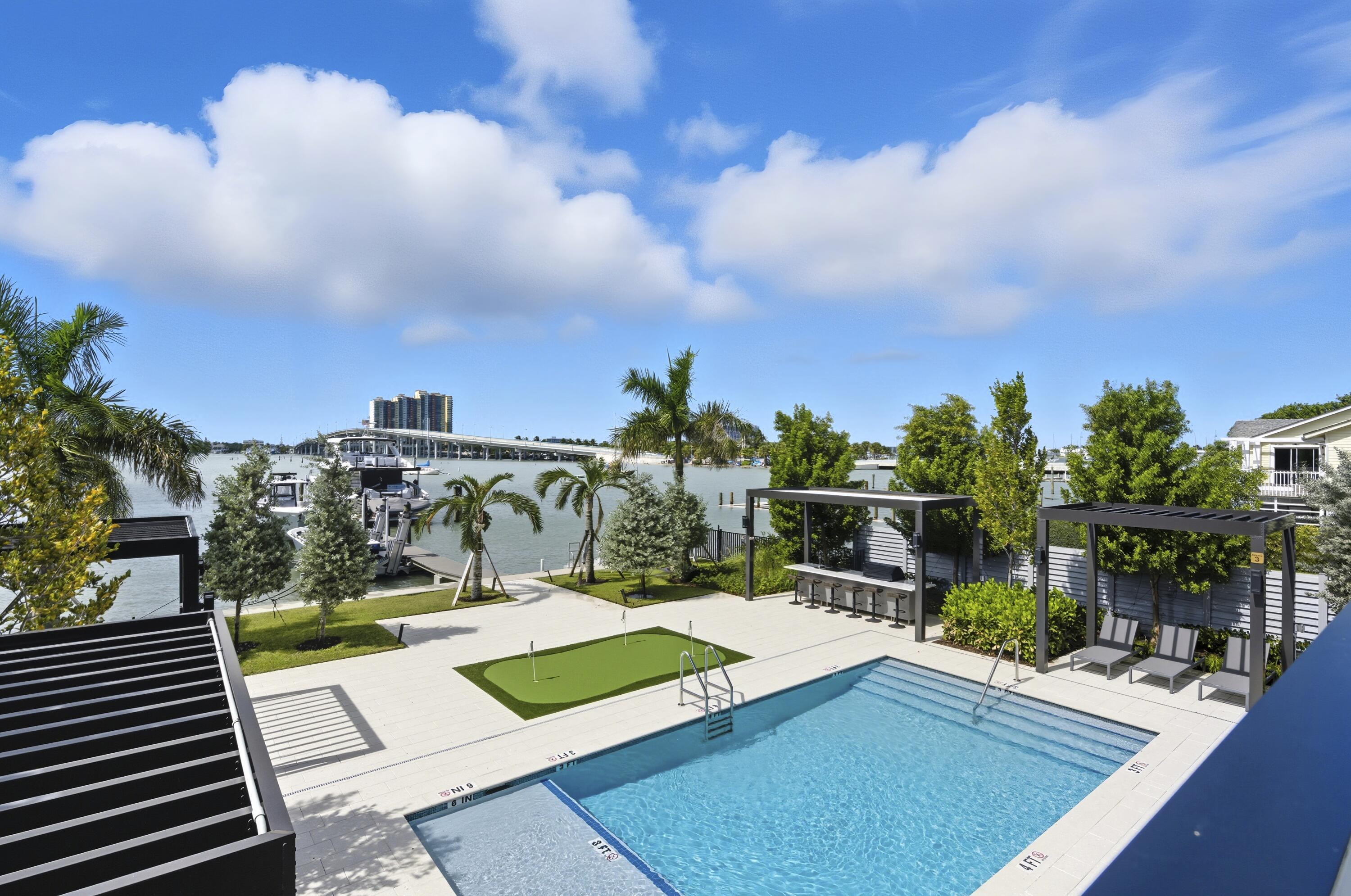 2323 Lk Dr #201 Singer Island, FL 33404