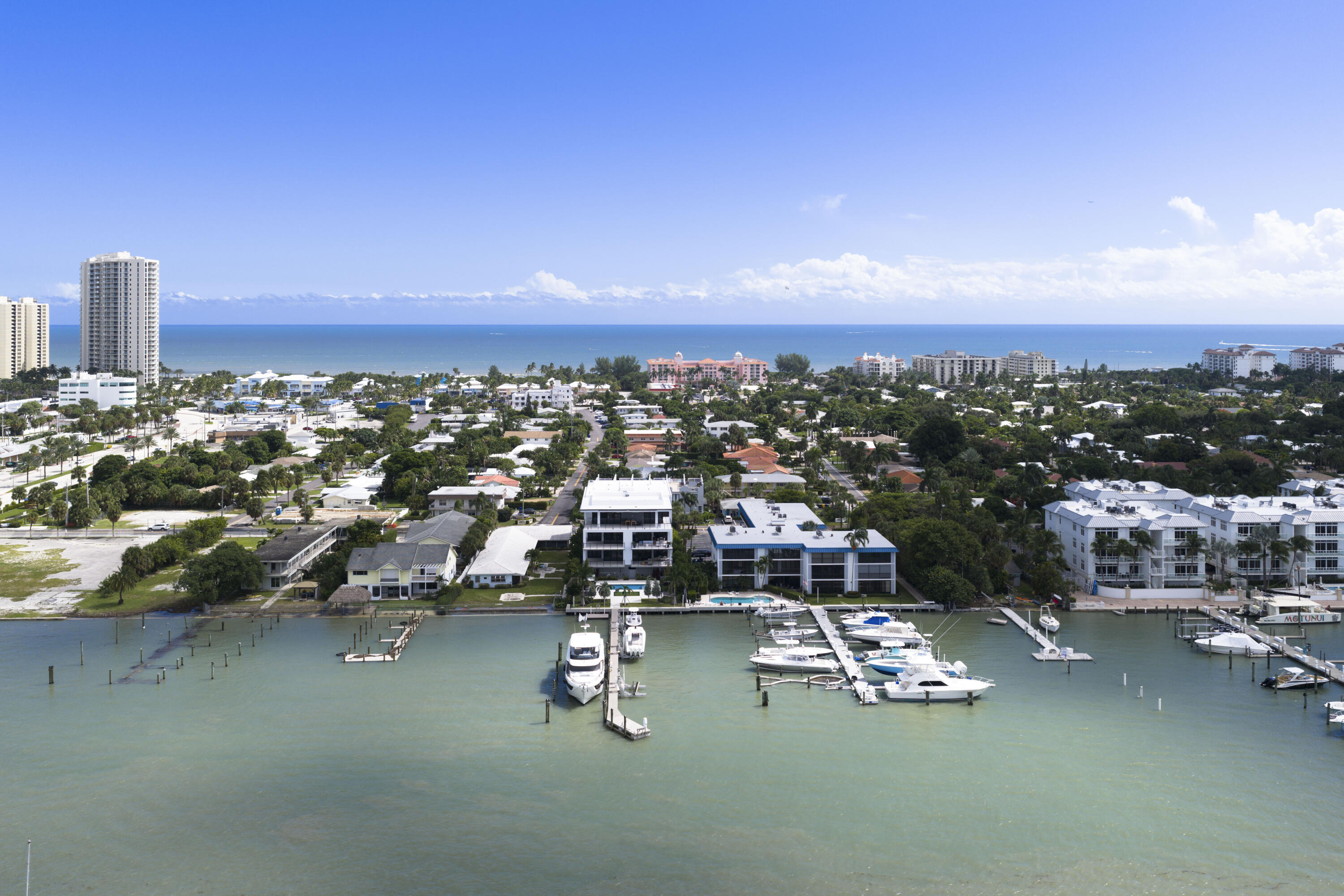 2323 Lk Dr #201 Singer Island, FL 33404