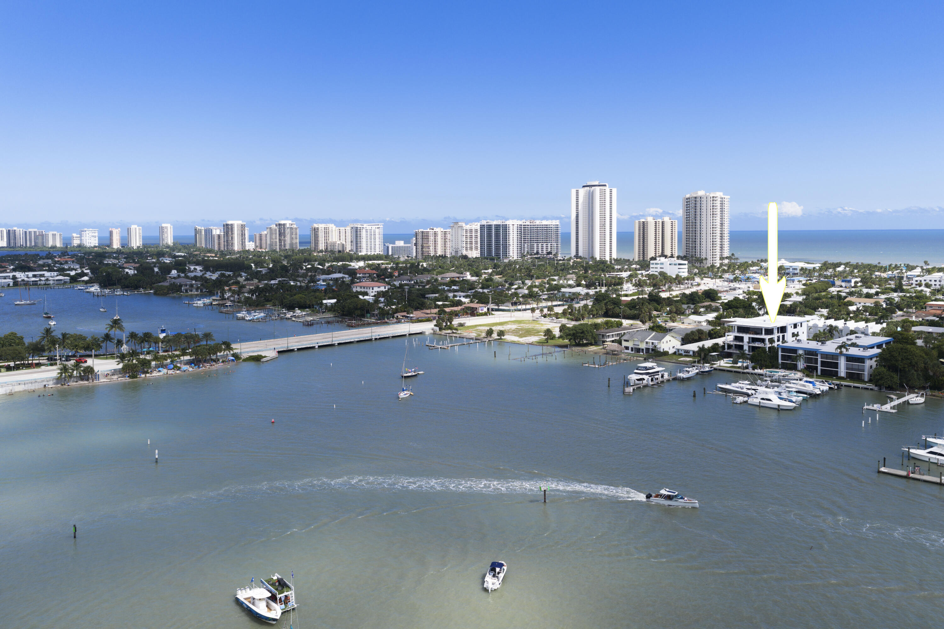 2323 Lk Dr #201 Singer Island, FL 33404