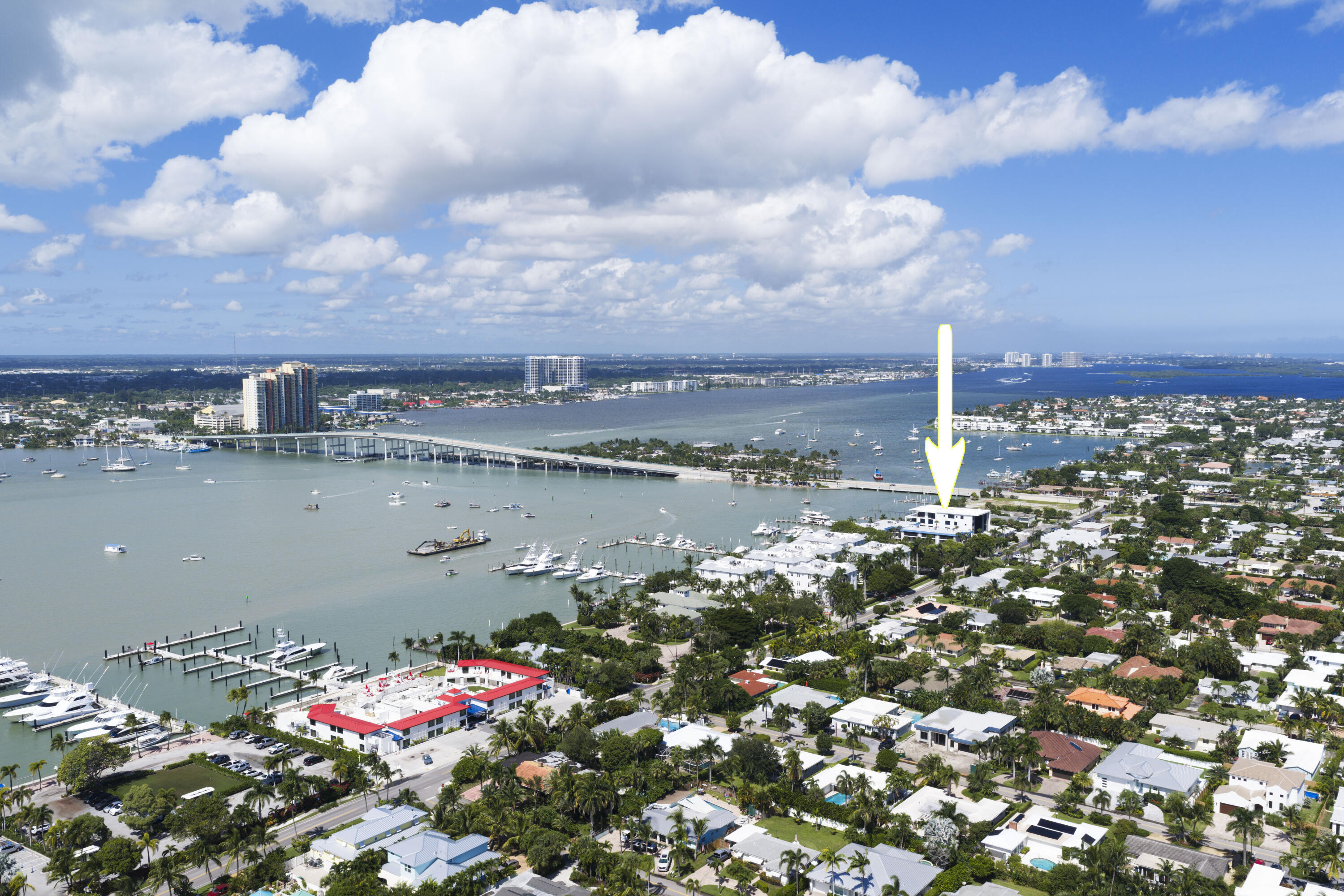 2323 Lk Dr #201 Singer Island, FL 33404