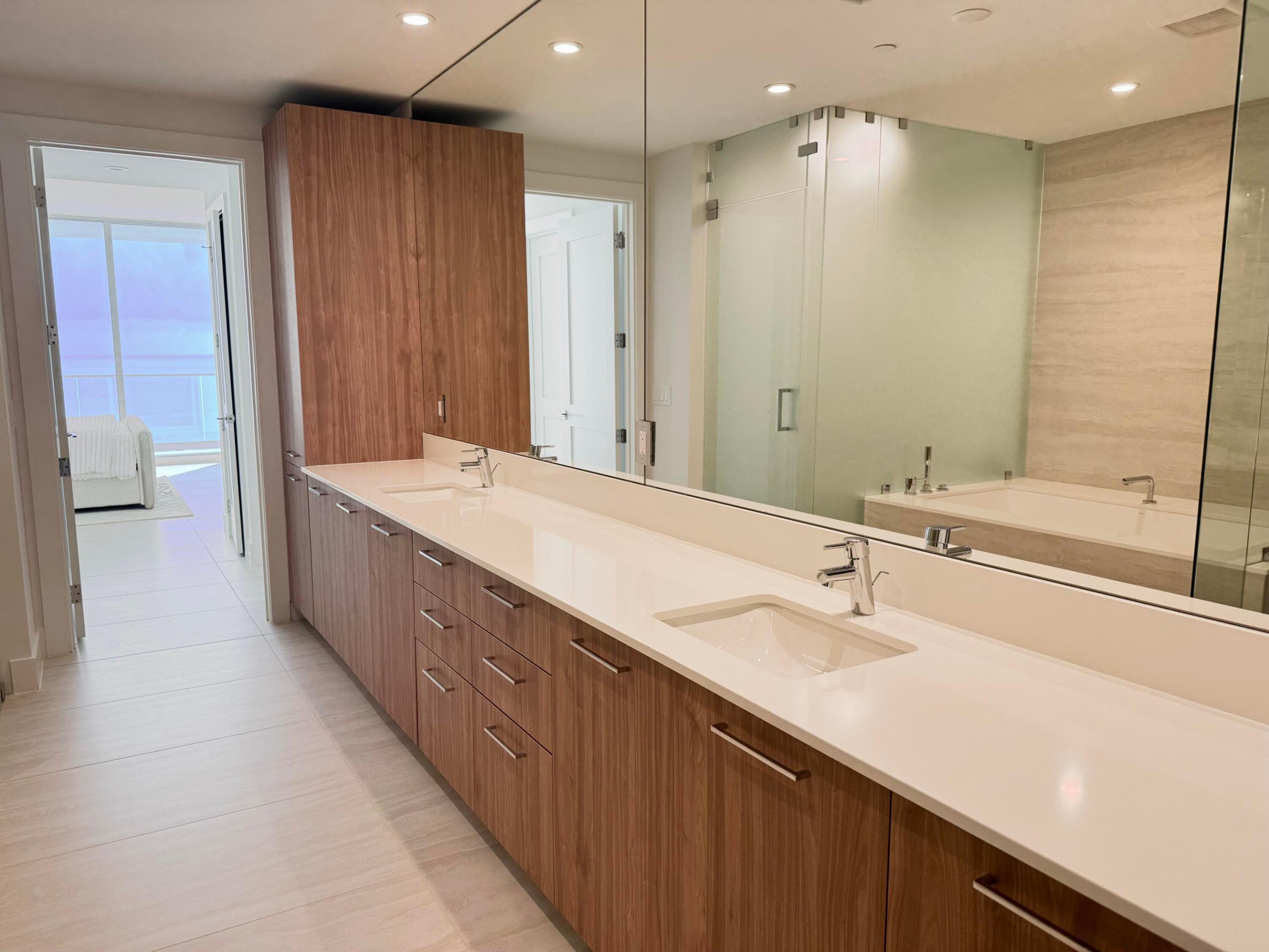 153 N Seabreeze Blvd #2401-S Fort Lauderdale, FL 33304