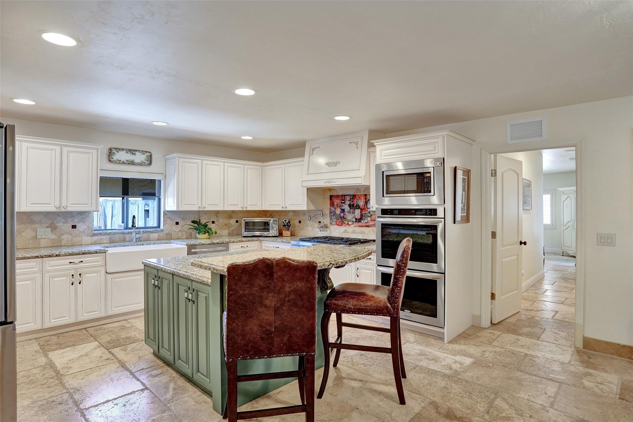 2000 NE 31st Ave Fort Lauderdale, FL 33305