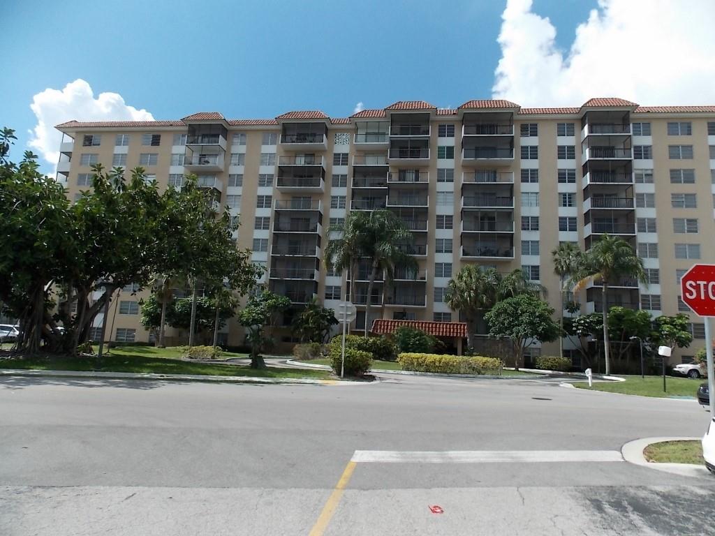 4174 Inverrary Dr #702