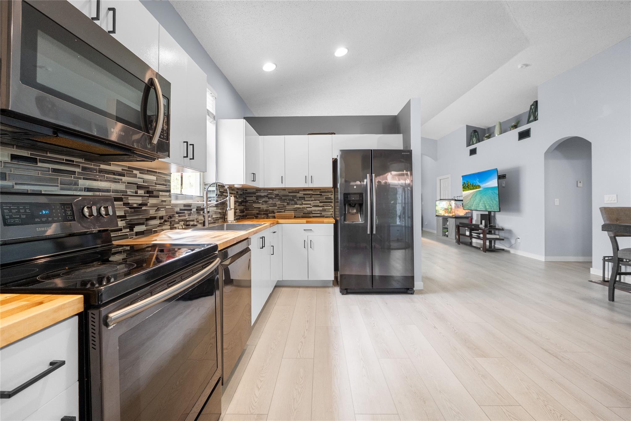 801 NW 130th Ave Pembroke Pines, FL 33028