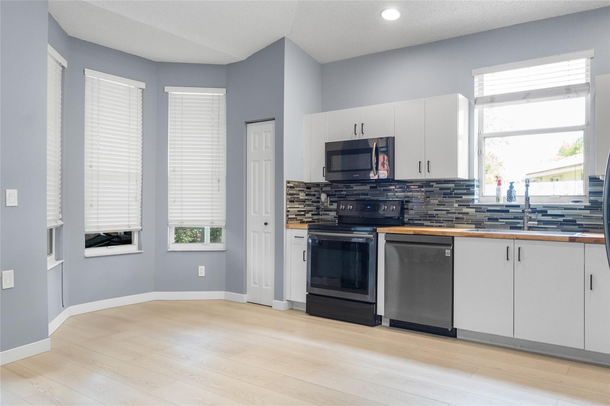 801 NW 130th Ave Pembroke Pines, FL 33028