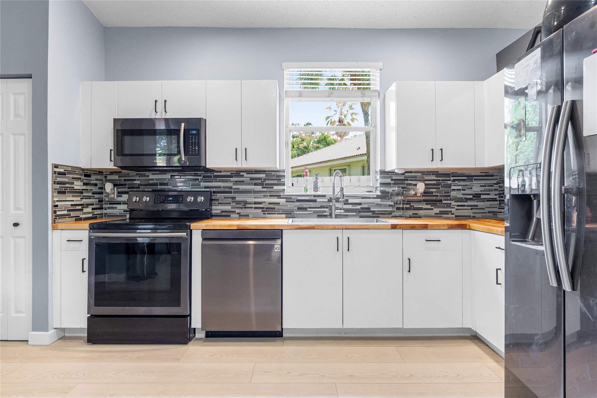 801 NW 130th Ave Pembroke Pines, FL 33028