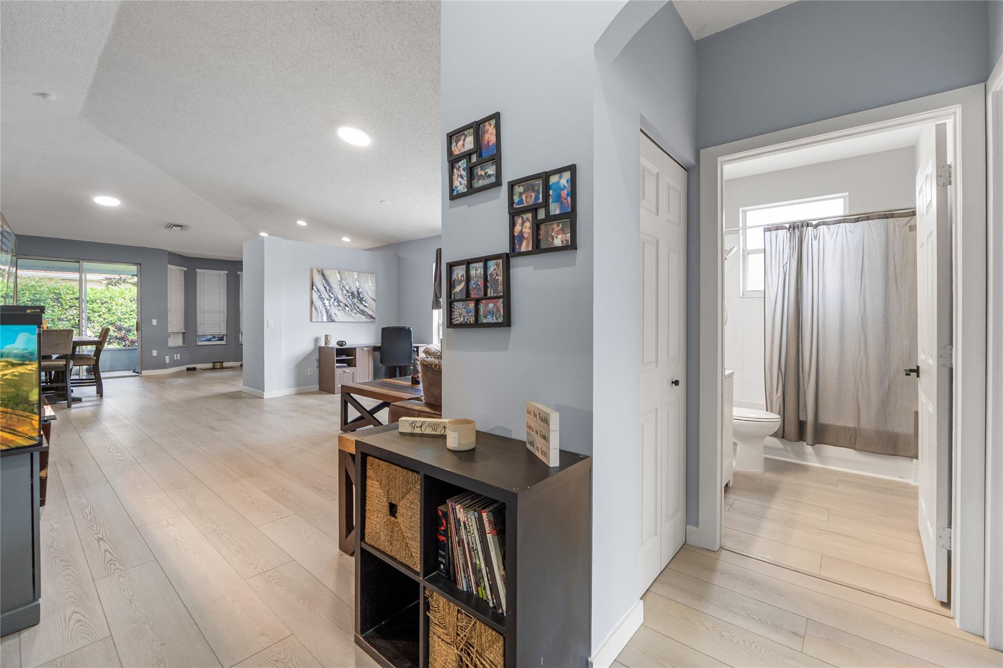 801 NW 130th Ave Pembroke Pines, FL 33028