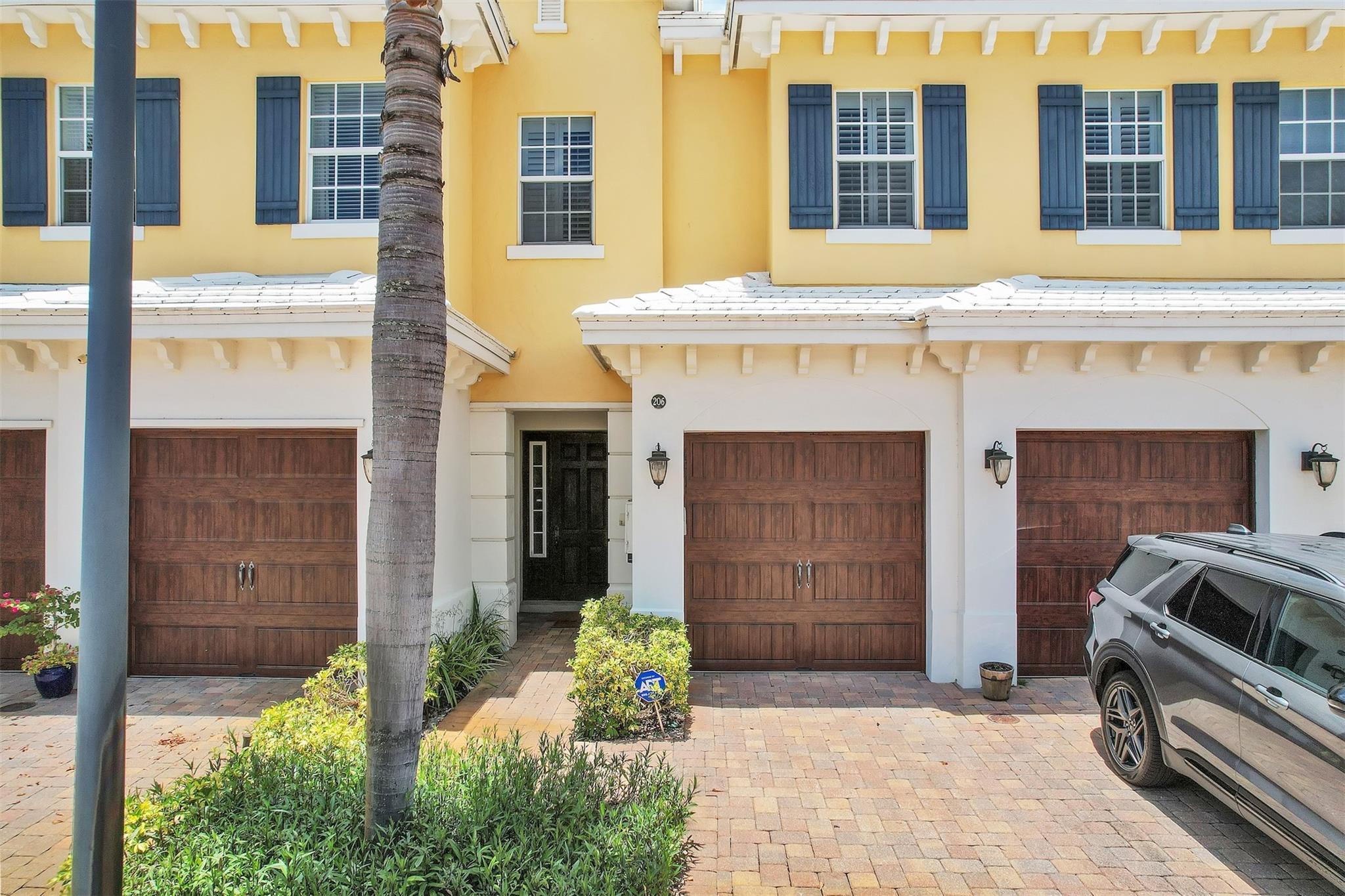 206 Mariner Ct