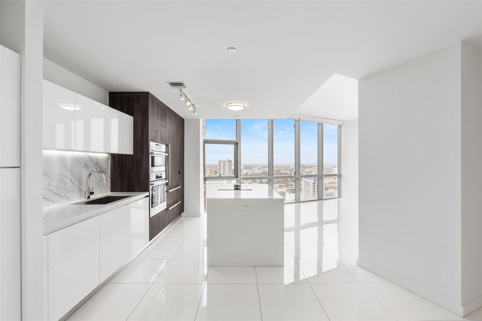 851 NE 1st Ave #3202