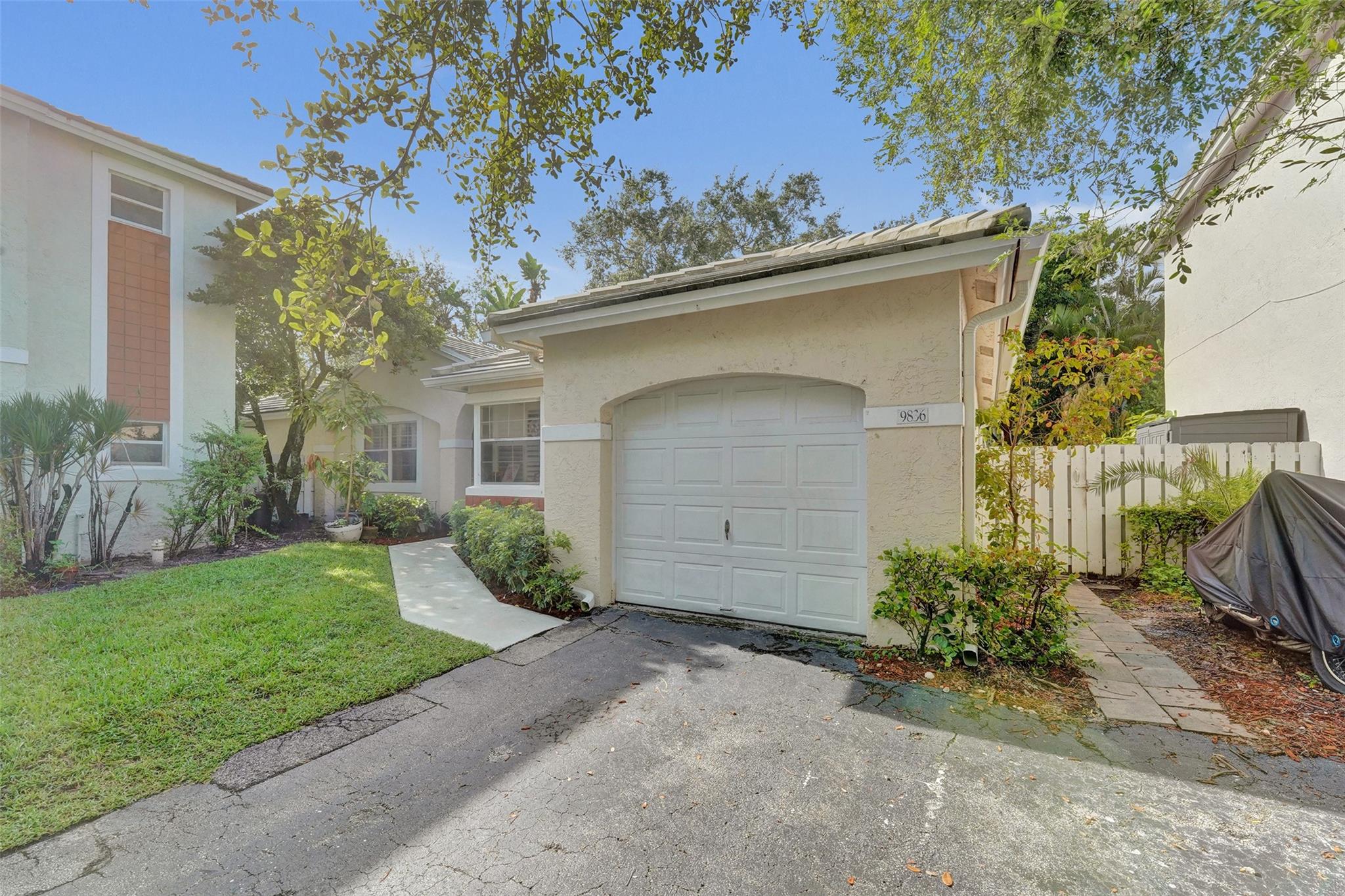 9836 NW 9th Ct