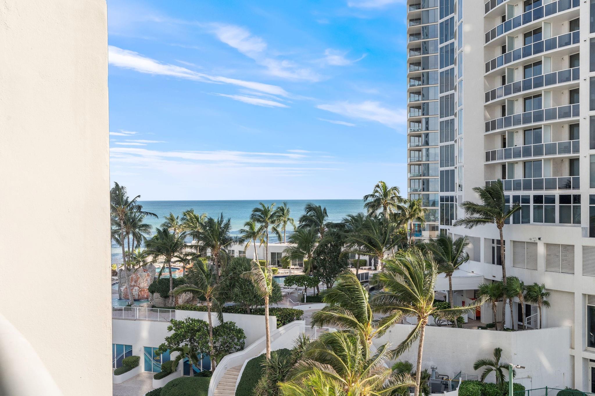 image Trump Palace Condo43