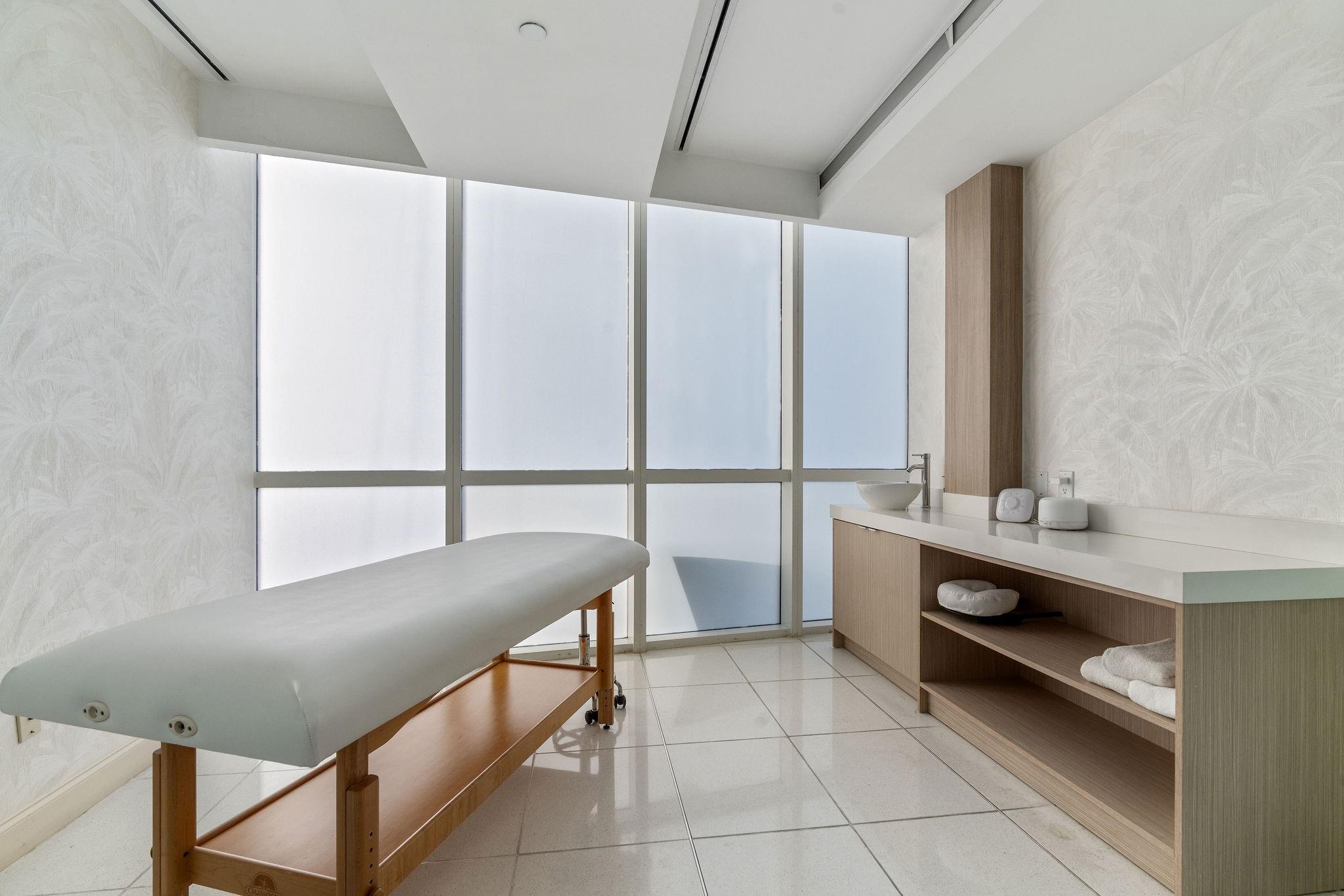 image Trump Palace Condo48