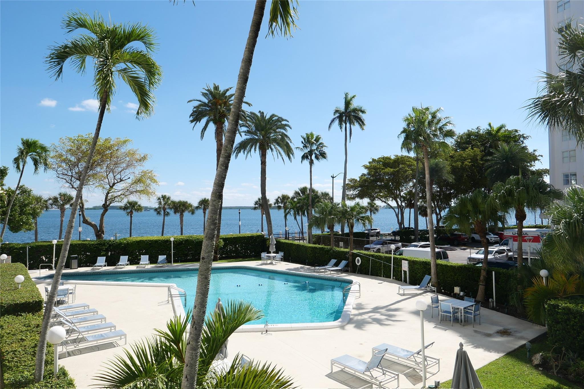 1408 Brickell Bay Dr #207