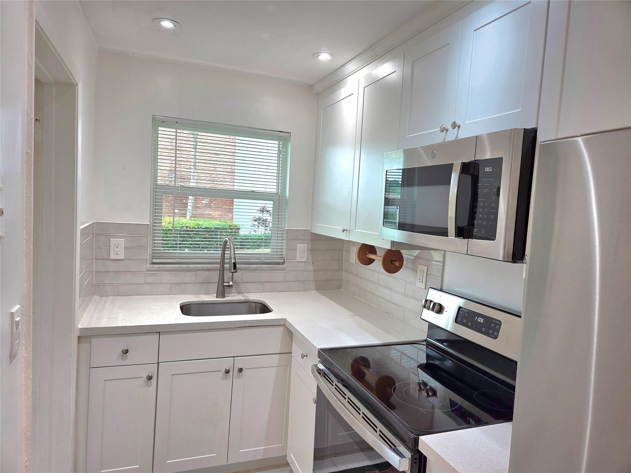 1971 SE 5th Ct #105E