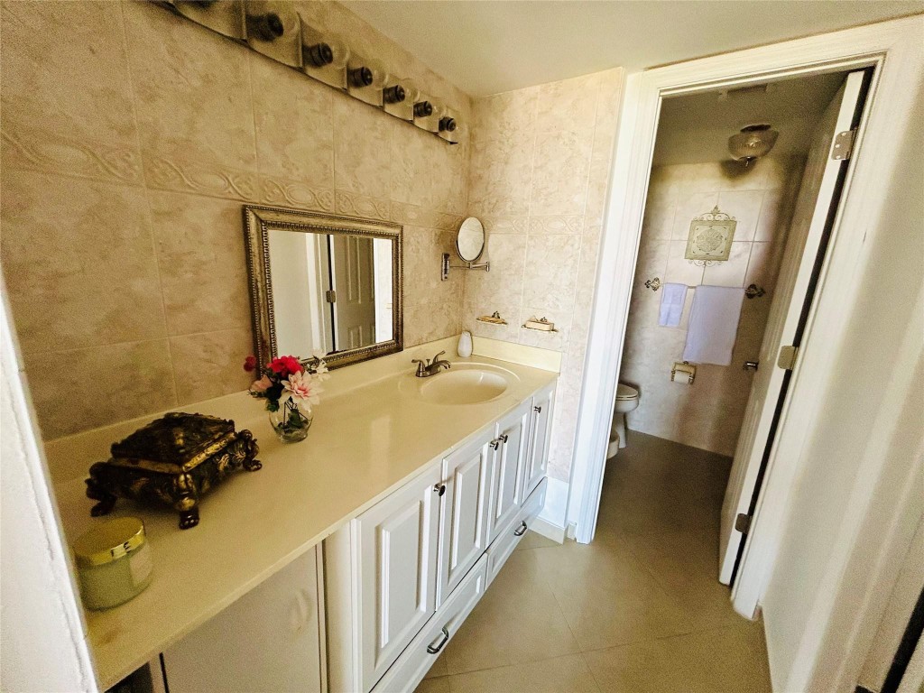 7040 Coral Way #501 Miami, FL 33155