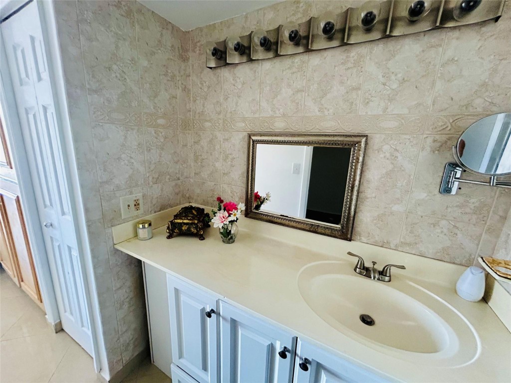 7040 Coral Way #501 Miami, FL 33155