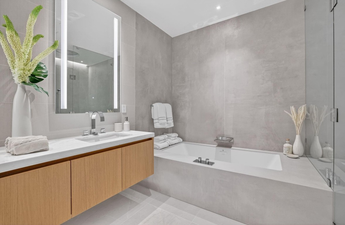 2311 SE 17th #204 Fort Lauderdale, FL 33316