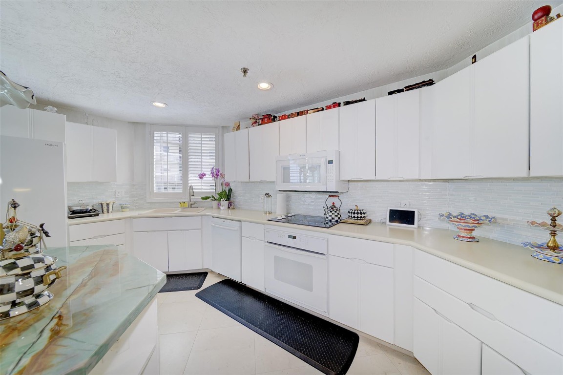 1073 Hillsboro Mile #1-S Hillsboro Beach, FL 33062