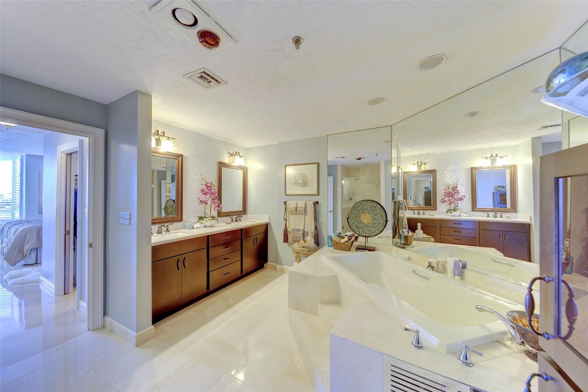 1073 Hillsboro Mile #1-S Hillsboro Beach, FL 33062