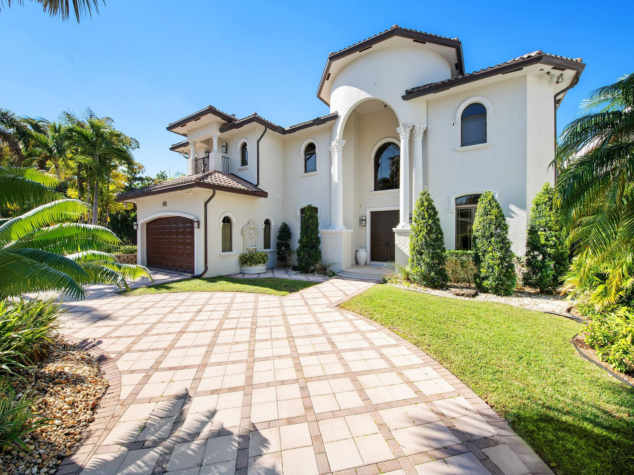 1965 SE 21st Fort Lauderdale, FL 33316