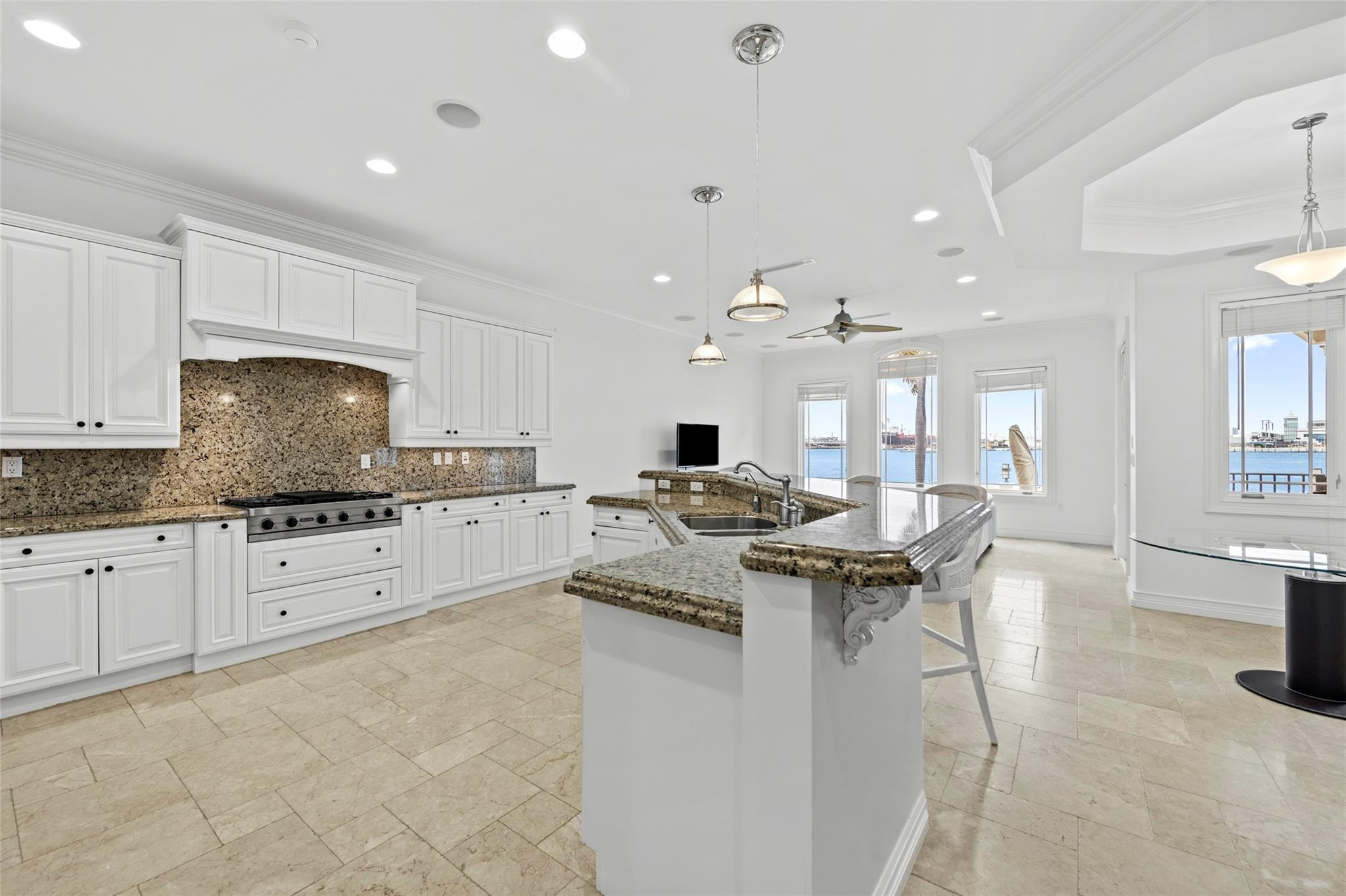 1965 SE 21st Fort Lauderdale, FL 33316