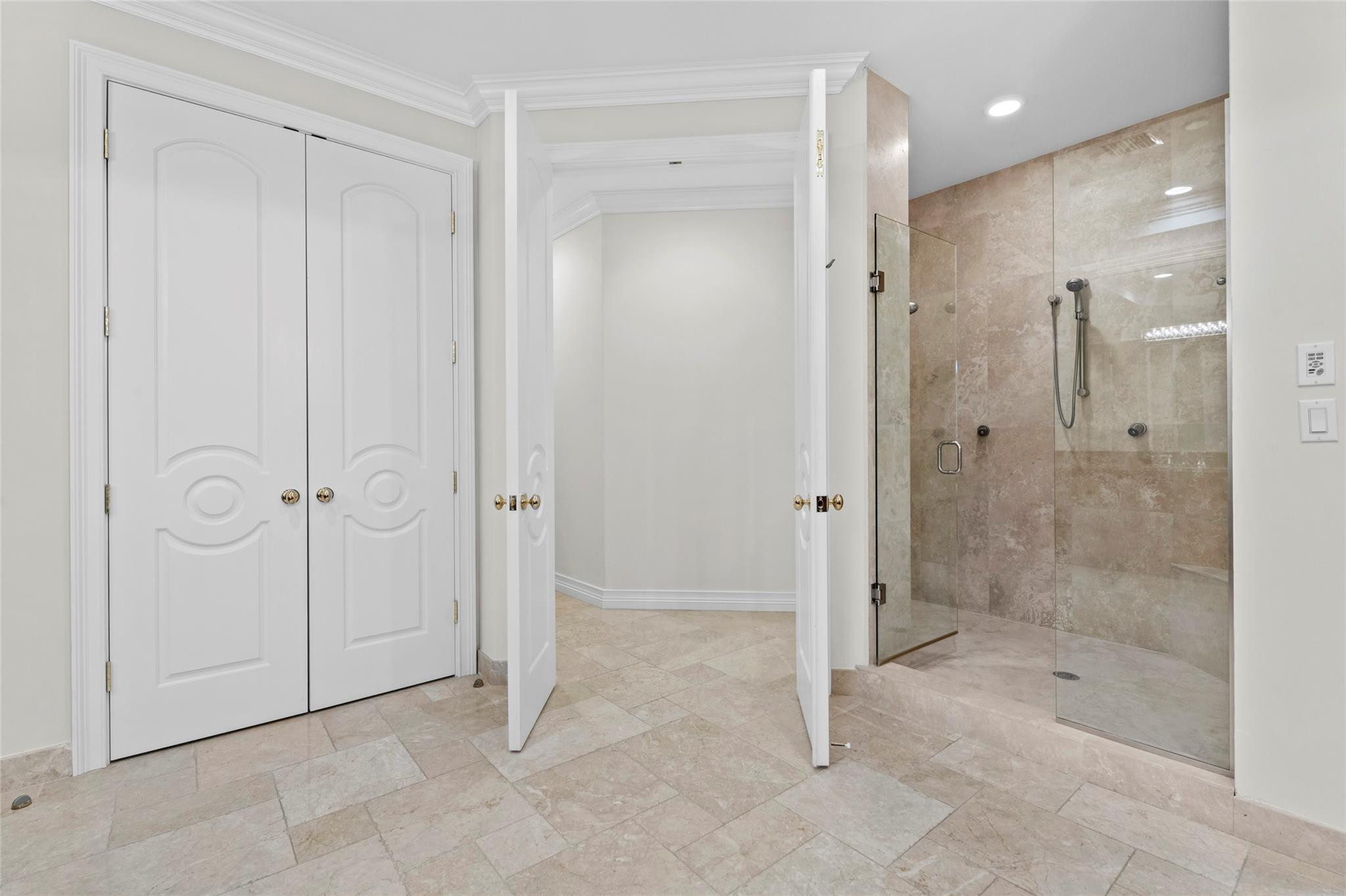 1965 SE 21st Fort Lauderdale, FL 33316