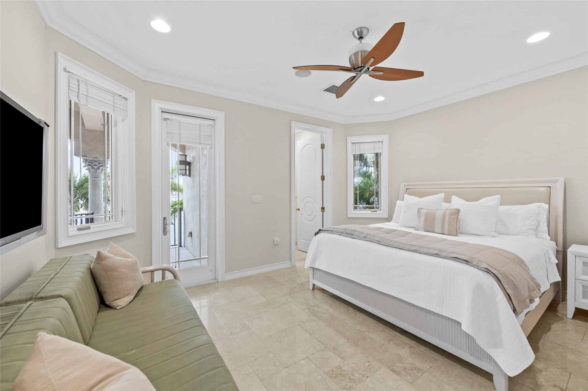 1965 SE 21st Fort Lauderdale, FL 33316