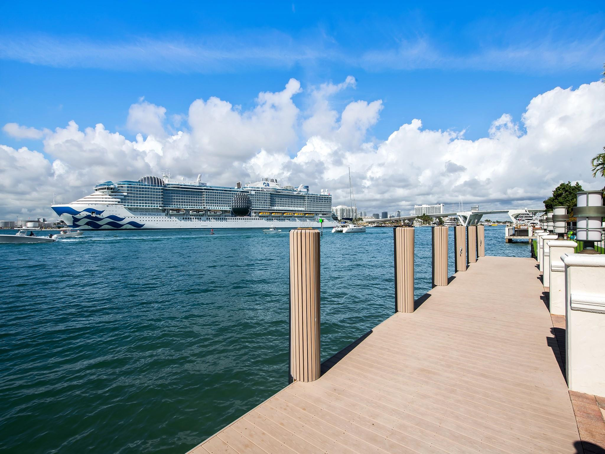 1965 SE 21st Fort Lauderdale, FL 33316