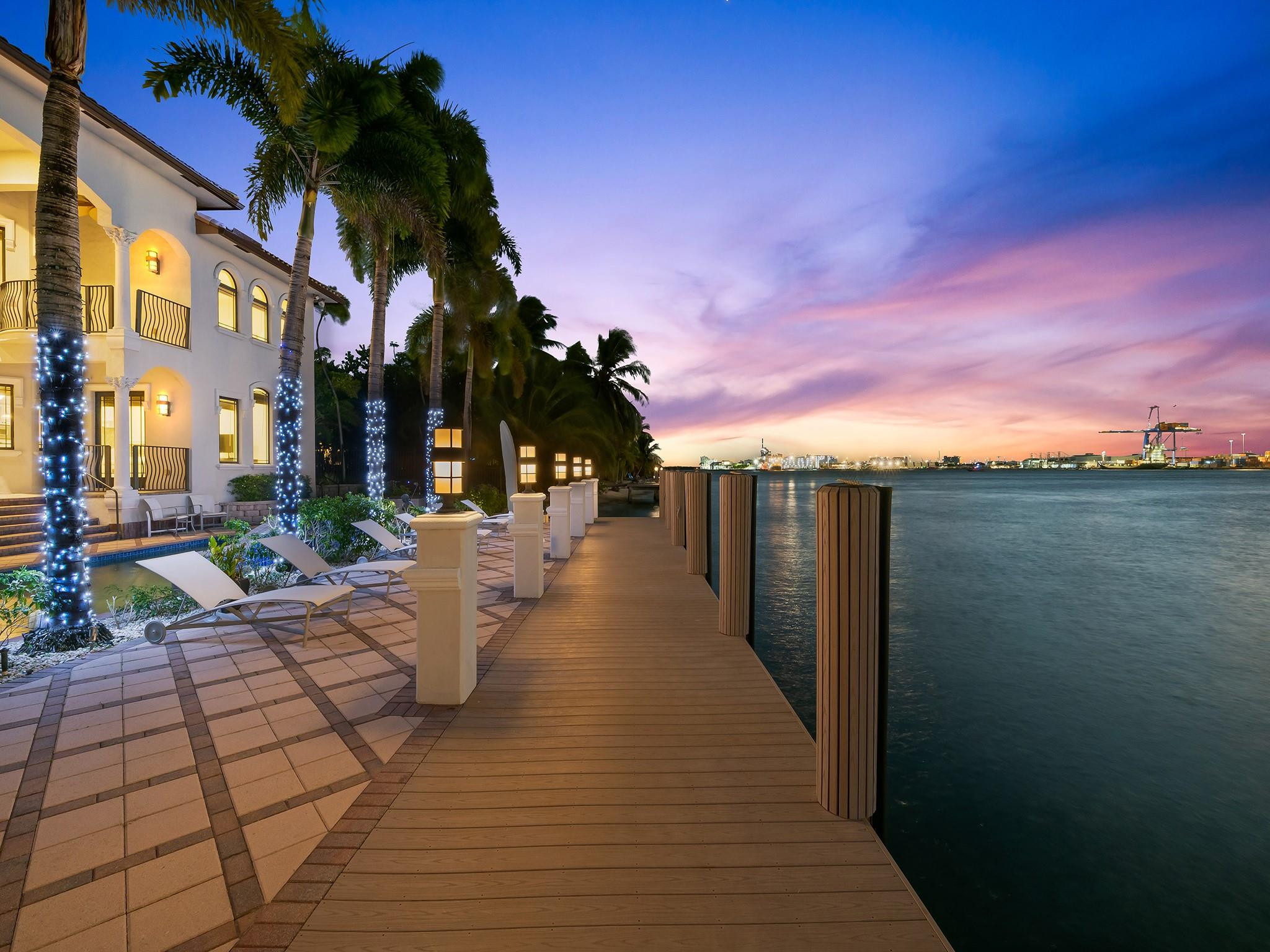 1965 SE 21st Fort Lauderdale, FL 33316