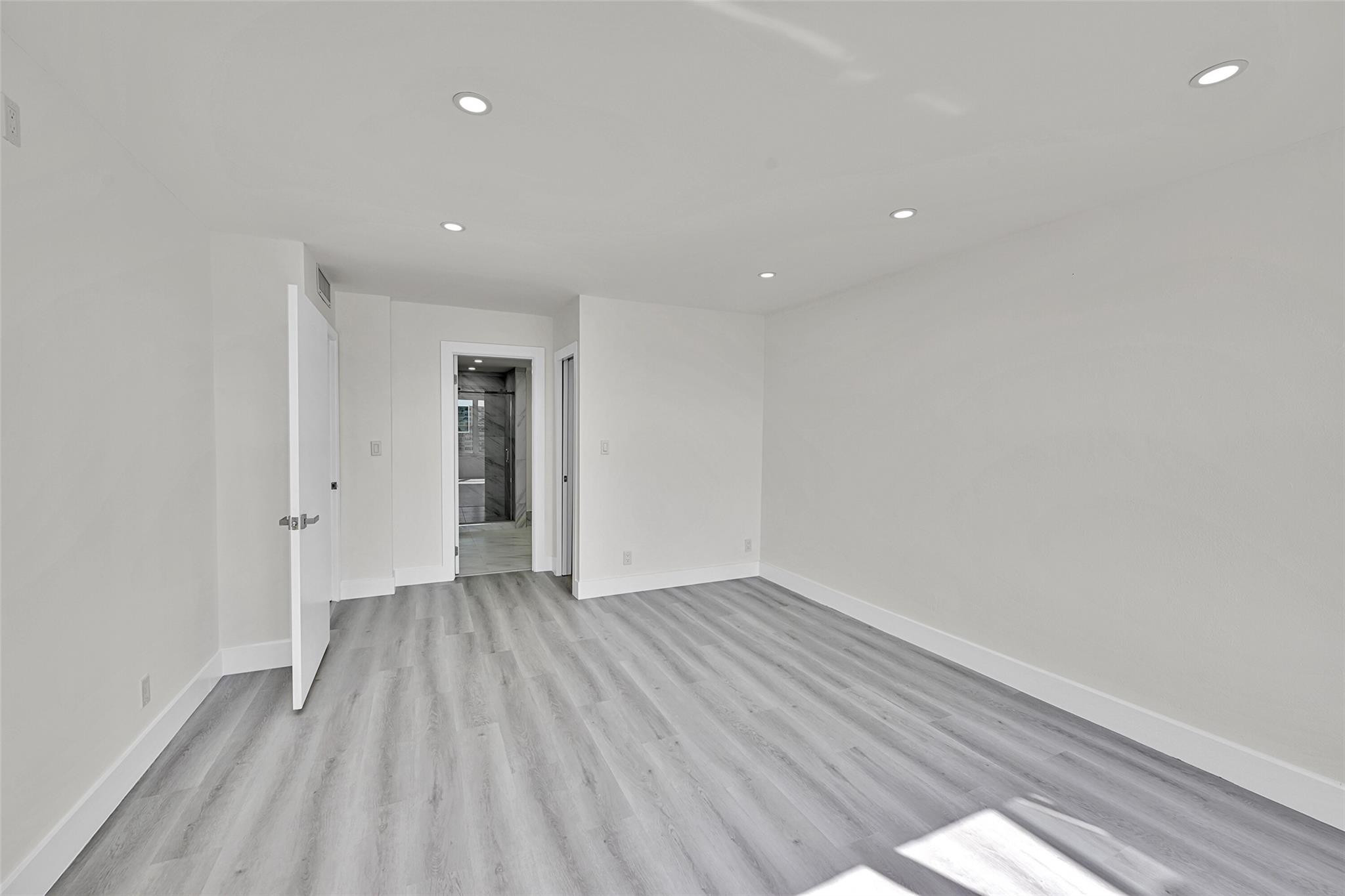 3700 Galt Ocean #1215 Fort Lauderdale, FL 33308