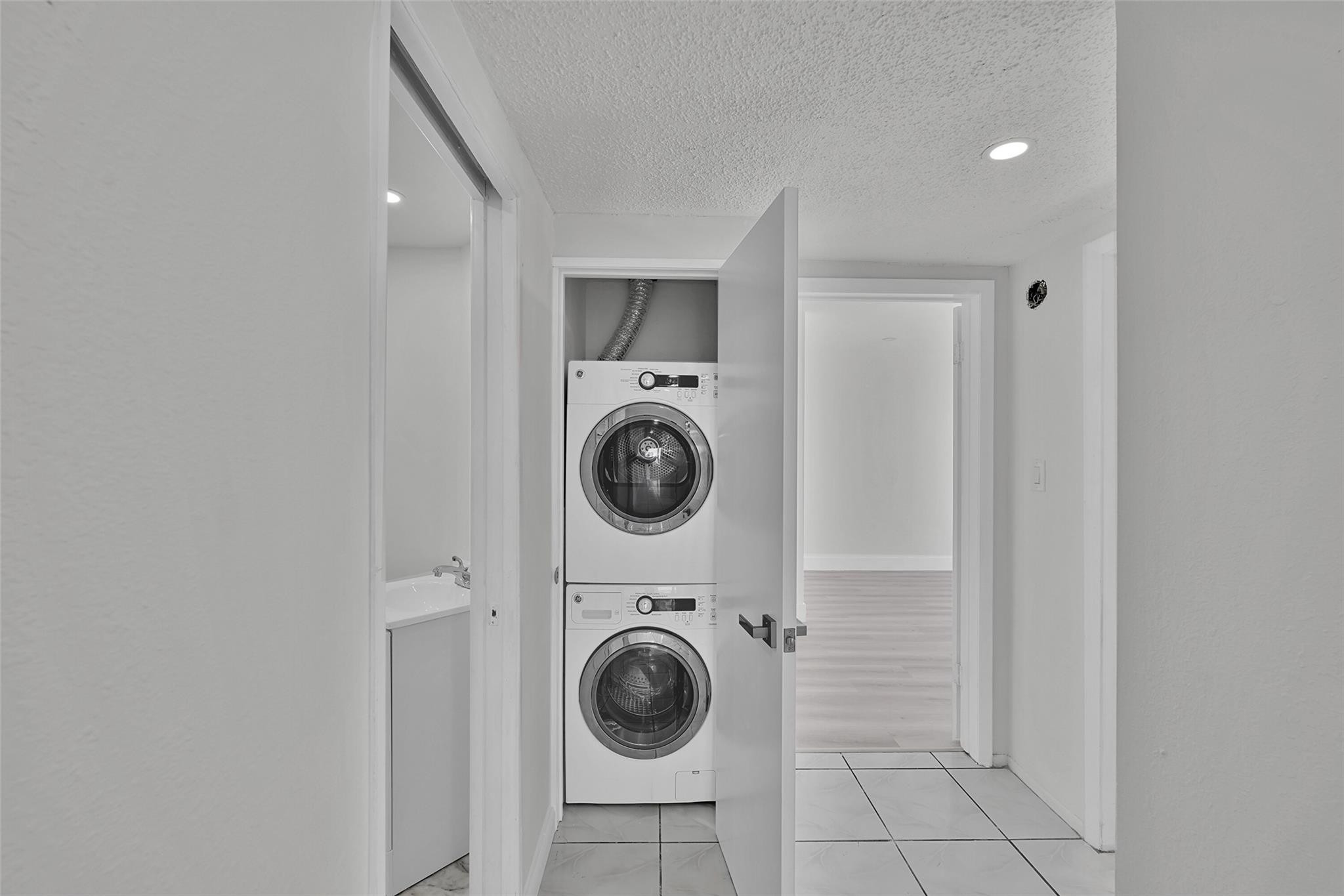 3700 Galt Ocean #1215 Fort Lauderdale, FL 33308