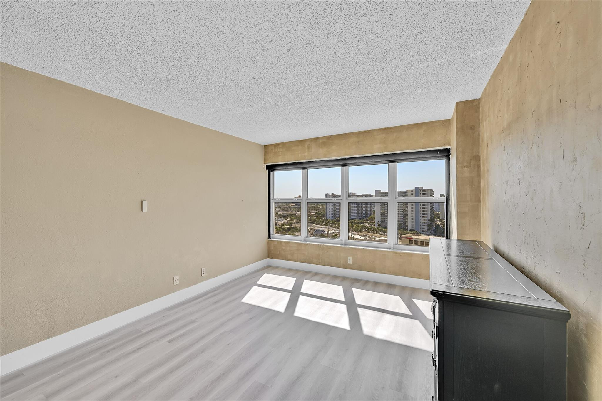 3700 Galt Ocean #1215 Fort Lauderdale, FL 33308