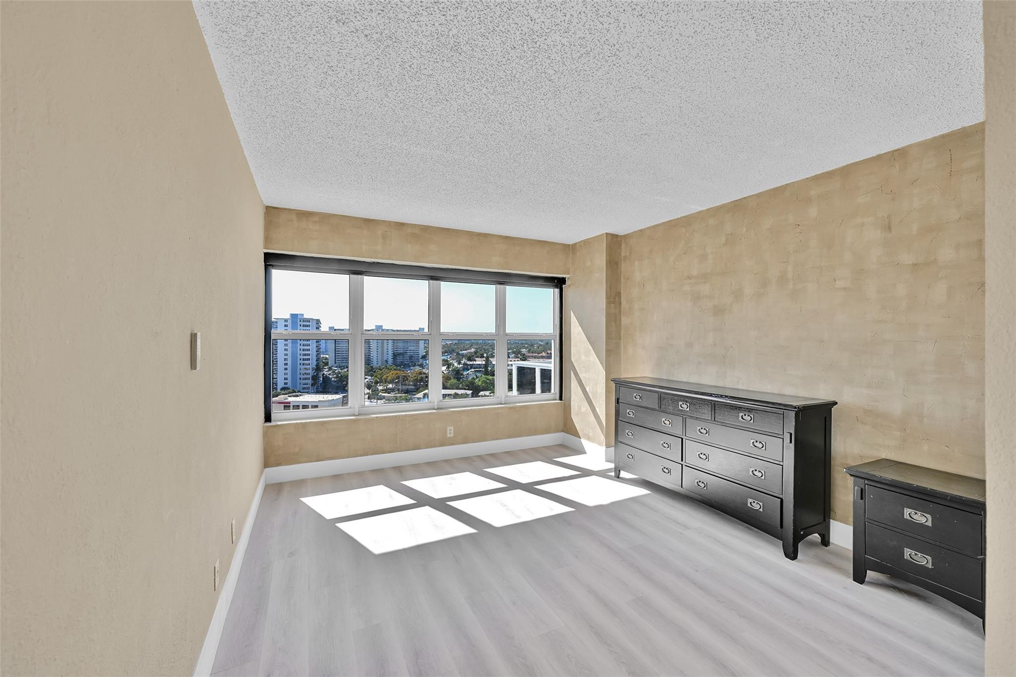 3700 Galt Ocean #1215 Fort Lauderdale, FL 33308