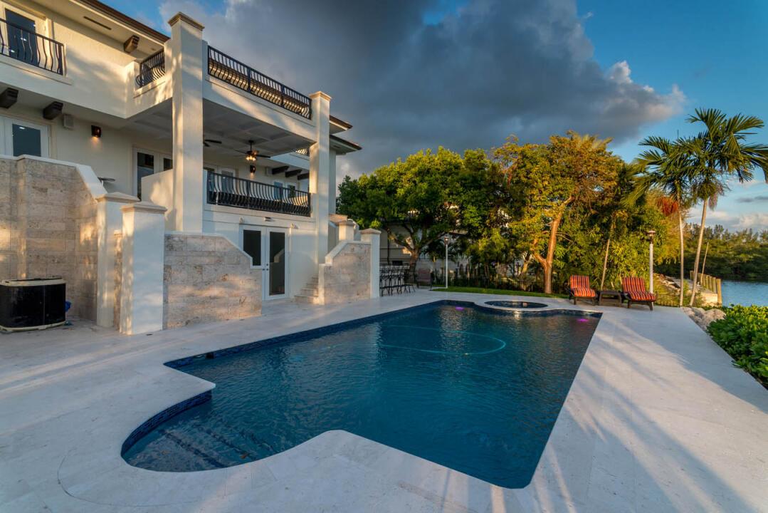 322 Costanera Rd Coral Gables, FL 33143 322 Costanera Rd Coral Gables, FL 33143