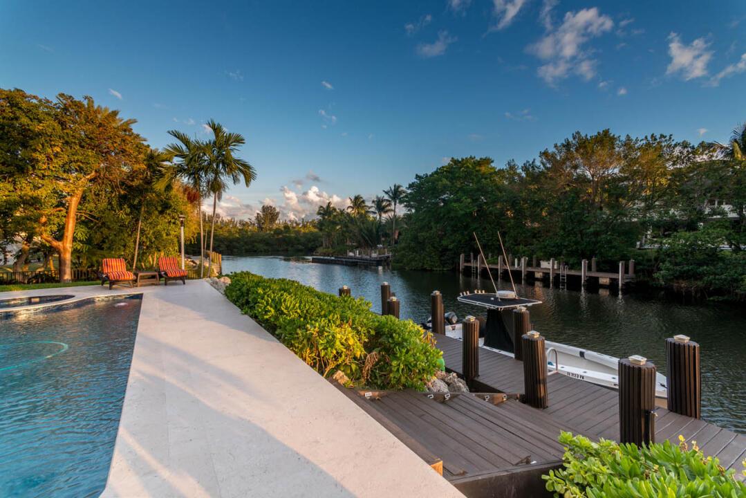 322 Costanera Rd Coral Gables, FL 33143 322 Costanera Rd Coral Gables, FL 33143