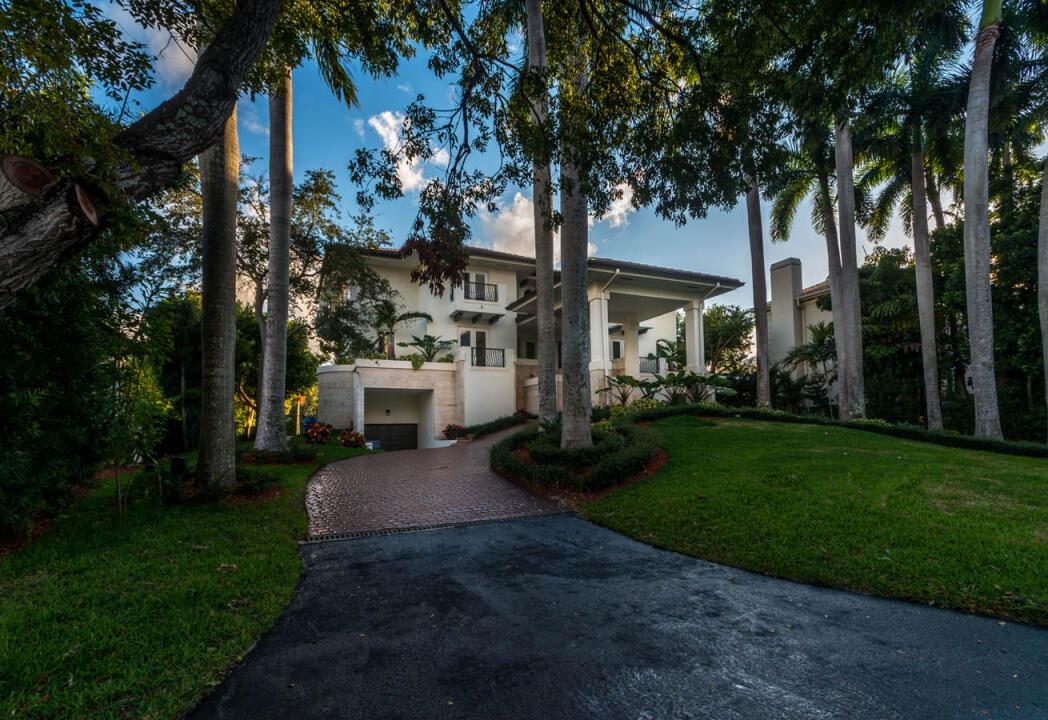 322 Costanera Rd Coral Gables, FL 33143 322 Costanera Rd Coral Gables, FL 33143