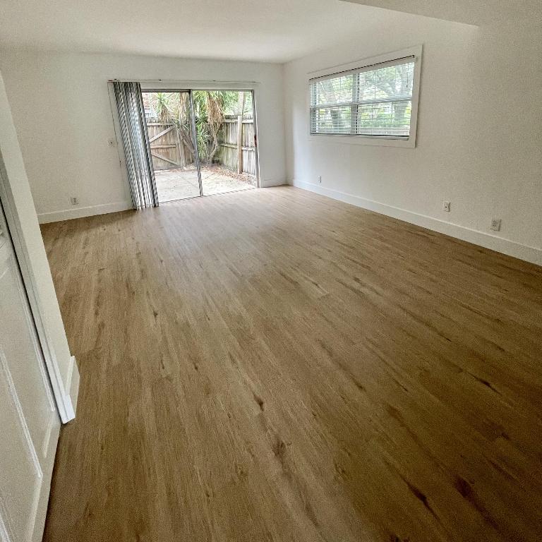 411 N Cypress #15 Tequesta, FL 33469