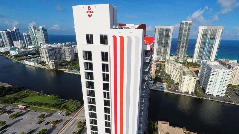 image Beachwalk Condominium10