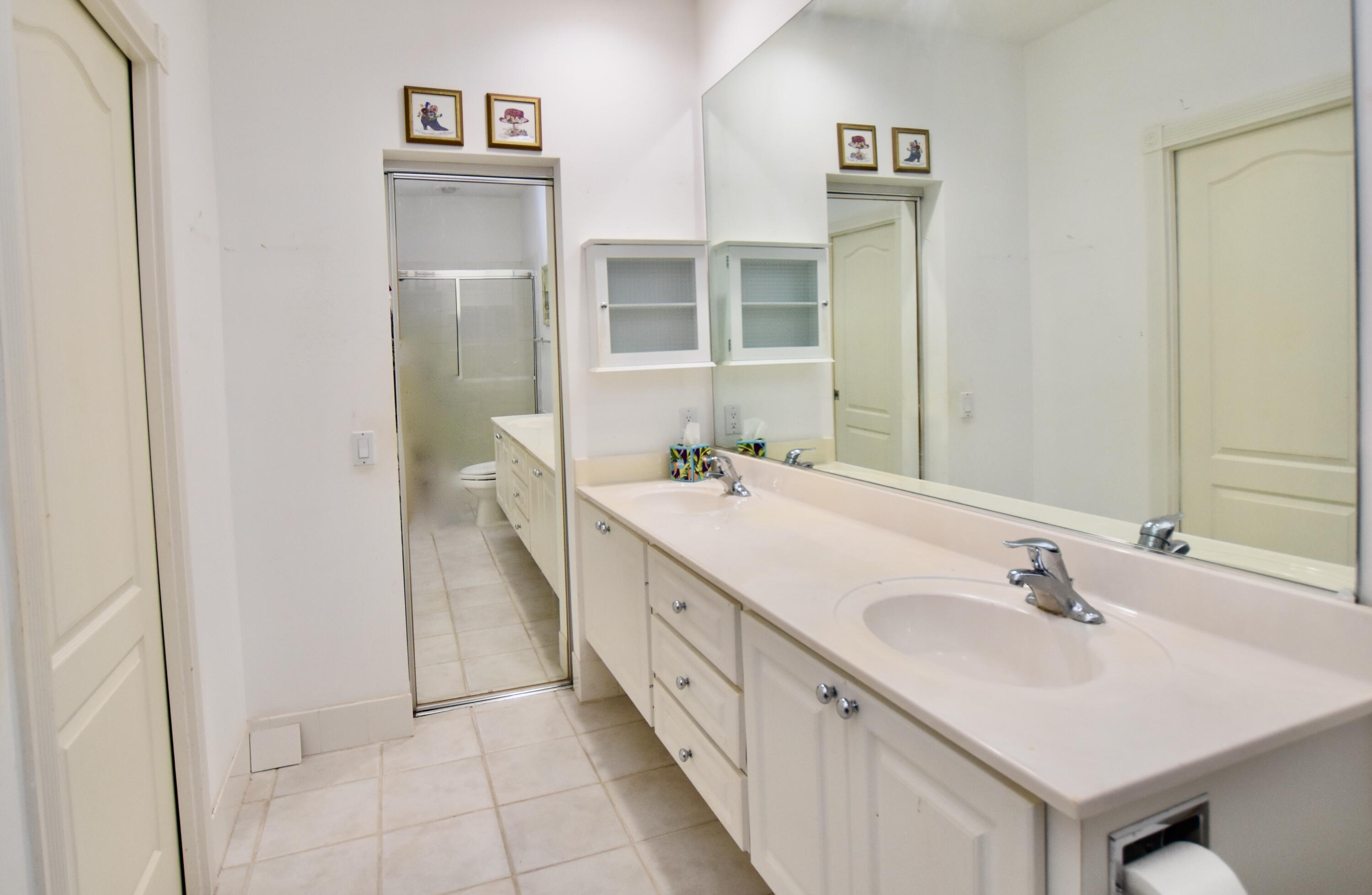 67 Tall Oaks Cir Tequesta, FL 33469