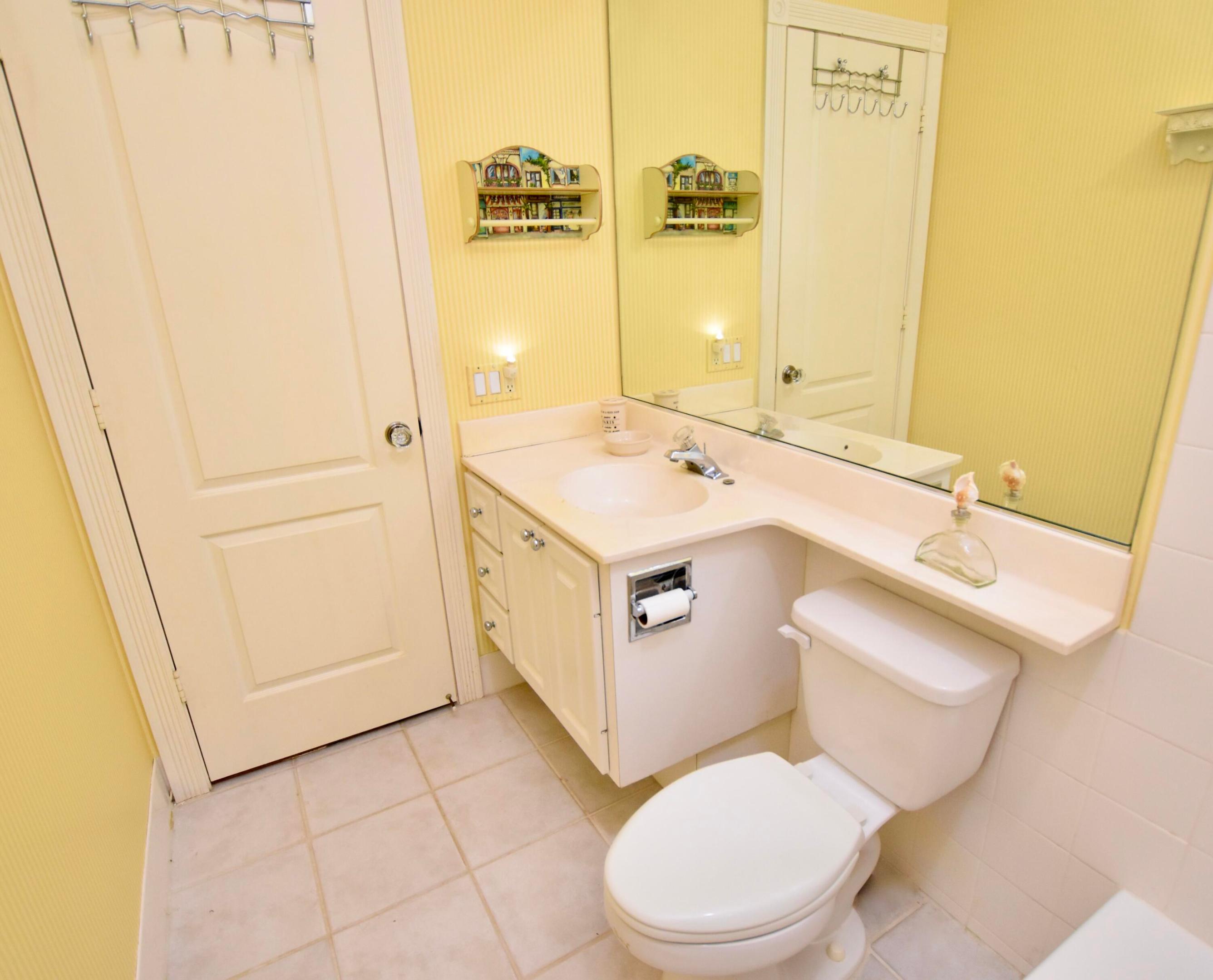 67 Tall Oaks Cir Tequesta, FL 33469