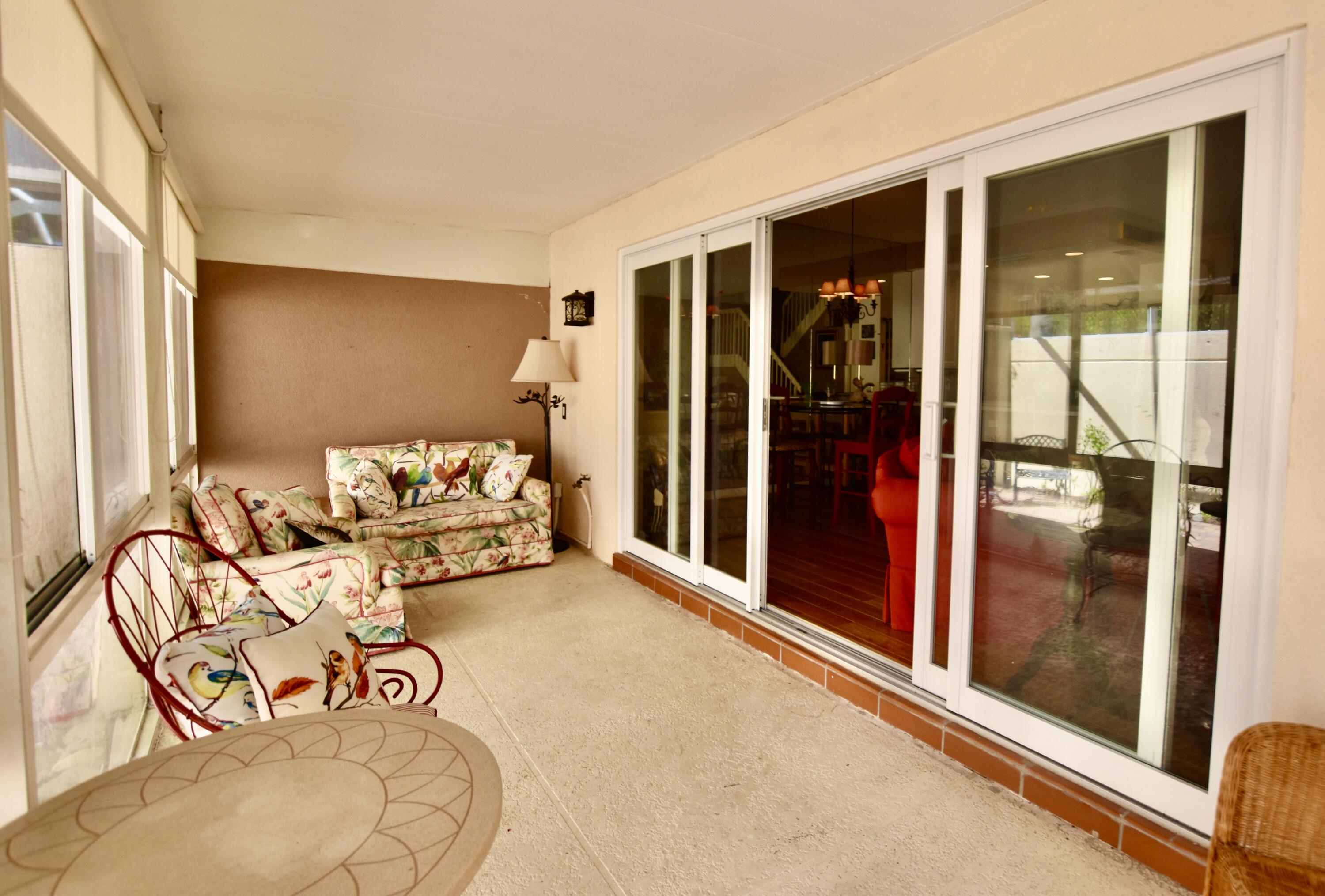 67 Tall Oaks Cir Tequesta, FL 33469