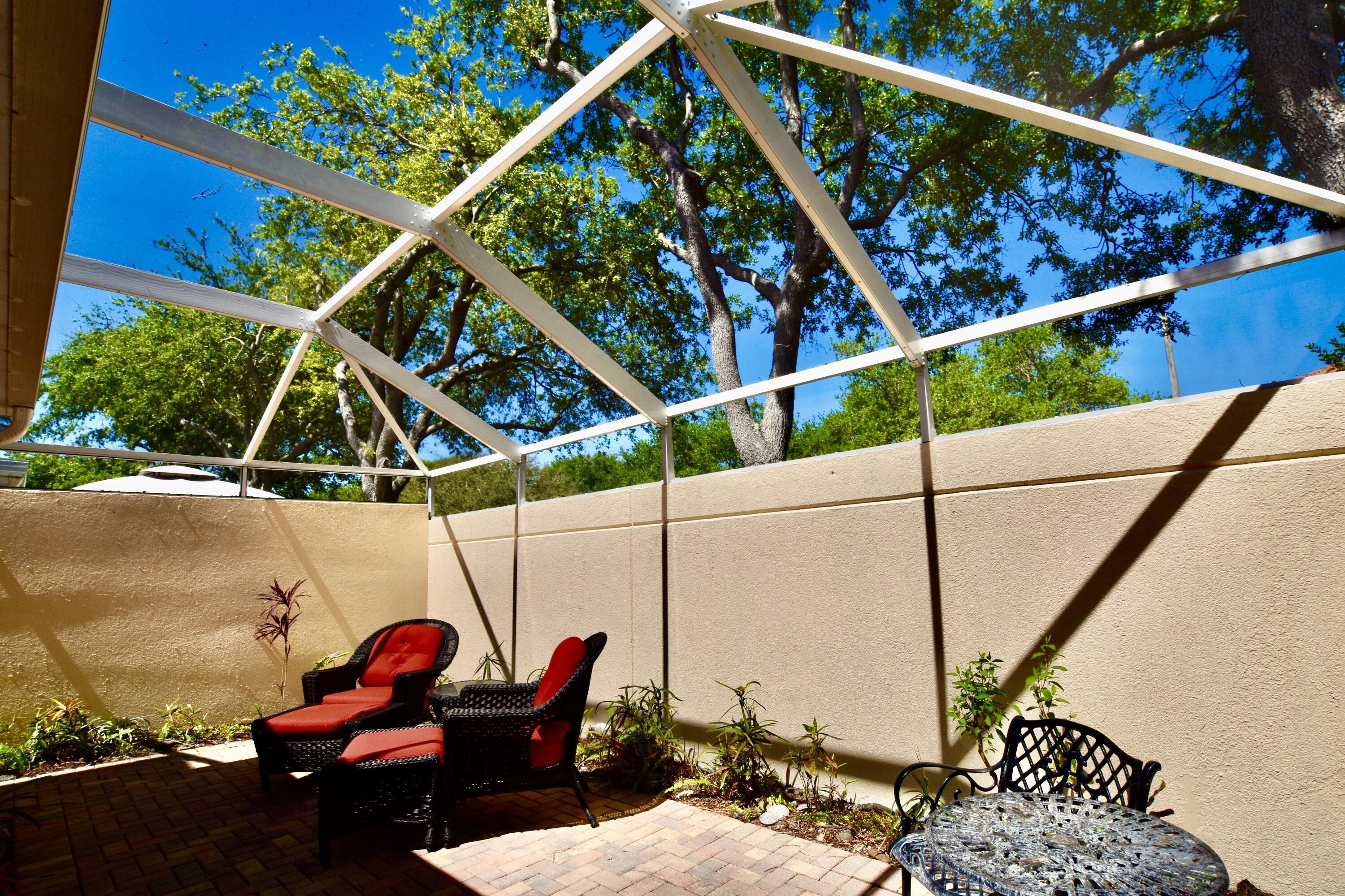 67 Tall Oaks Cir Tequesta, FL 33469