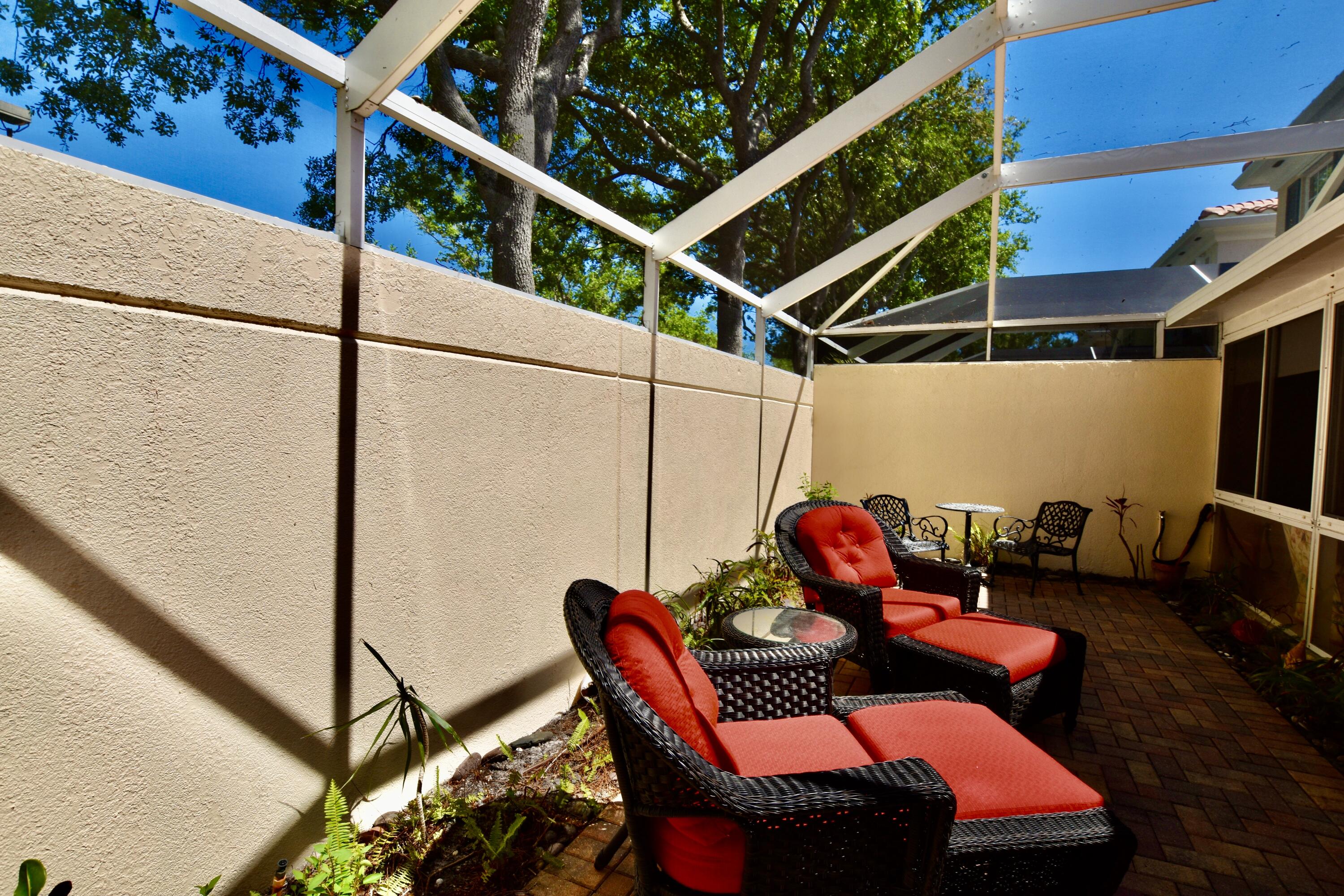 67 Tall Oaks Cir Tequesta, FL 33469